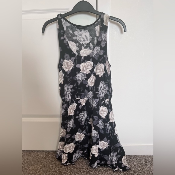 Aritzia Talula Floral Dress - Picture 1 of 4
